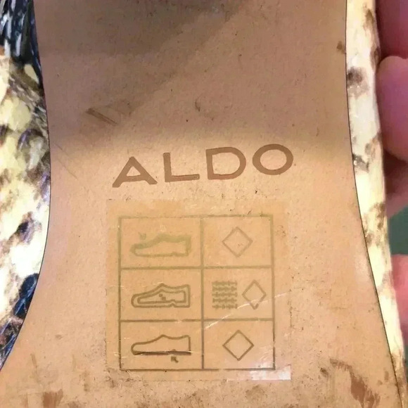 Aldo snakeskin boots with side zipper. - Picture 7 of 9